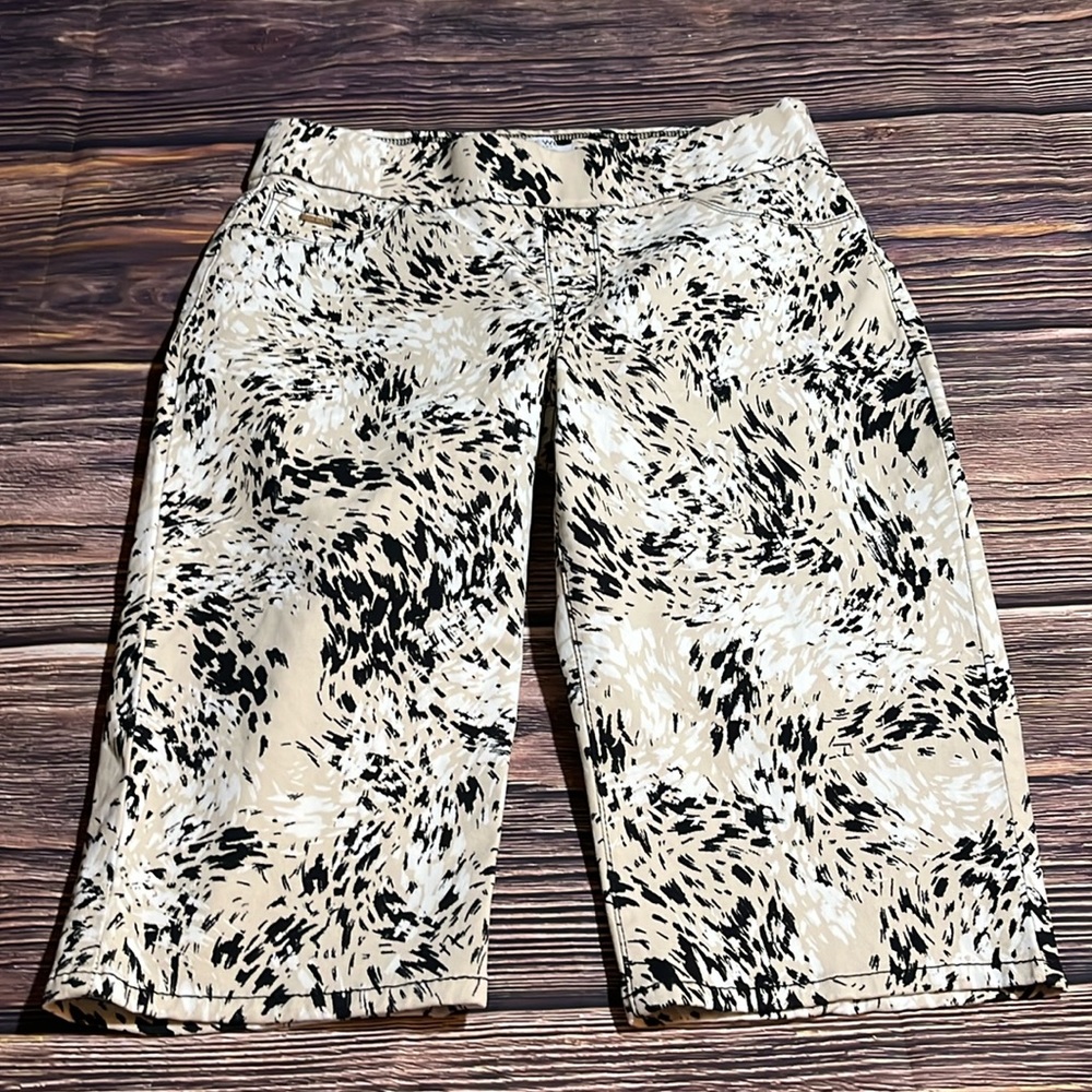 NWT Nine West Heidi Pull On Shorts